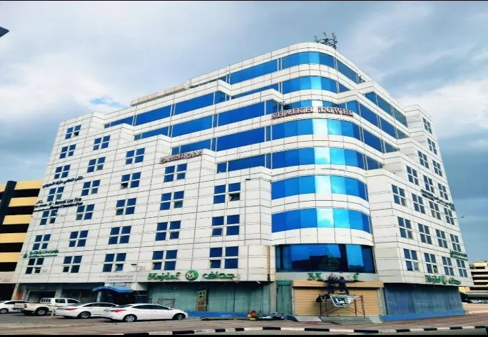 مبنى متعدد الطوابق